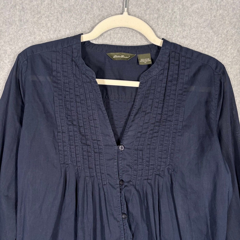 Eddie Bauer Babydoll Blouse Medium Navy Pintuck Pleated Button Front Cotton Top - Picture 2 of 9